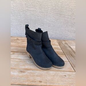 Black Nina Z clog boot size 39 (8.5-9 women’s)
